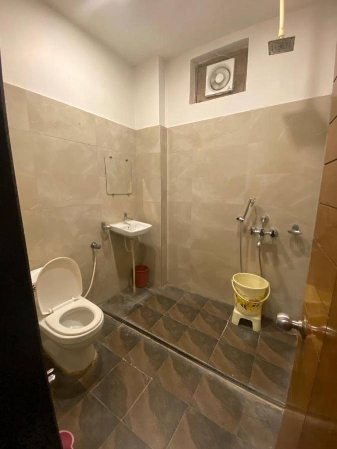 Hotel Raghupati Ayodhya Esterno foto