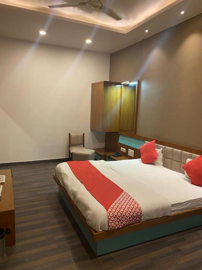 Hotel Raghupati Ayodhya Esterno foto
