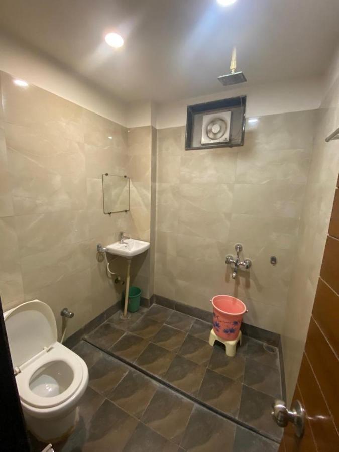 Hotel Raghupati Ayodhya Esterno foto